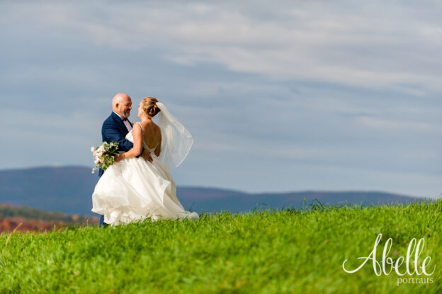 Country wedding portrait of a couple in Knowlton shot by Abelle.ca.