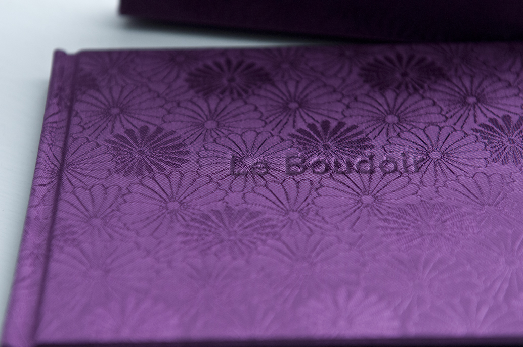 Embossage personalisé. - Custom embossing.