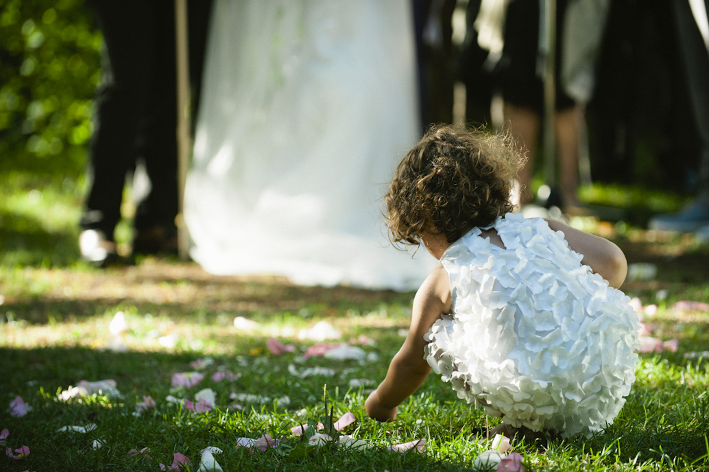 Wedding ceremony at Parc Jean-Drapeau, Montreal: Abelle photographie