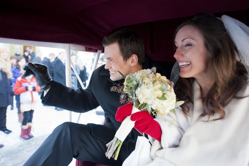 Winter wedding in Sainte-Adèle, Quebec