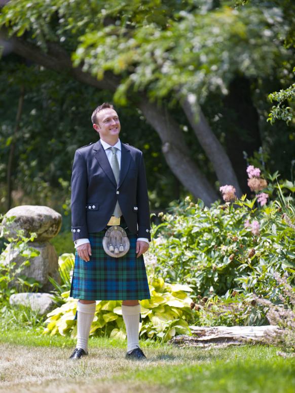 The first look. Groom is waiting.