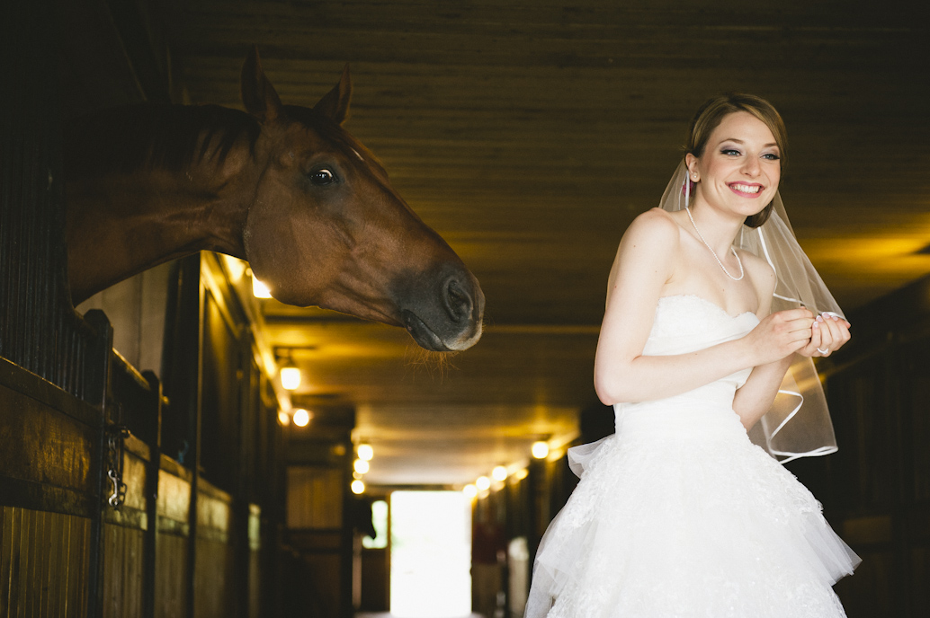 Wedding photography, the first look session