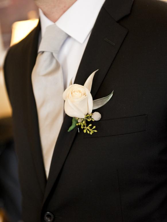 Groom's boutonniere